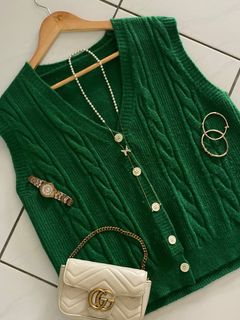 (Category: ) located in . Submitted by izzywardrobeclearance (Listing ID 1422381163, Image 1). Description: .