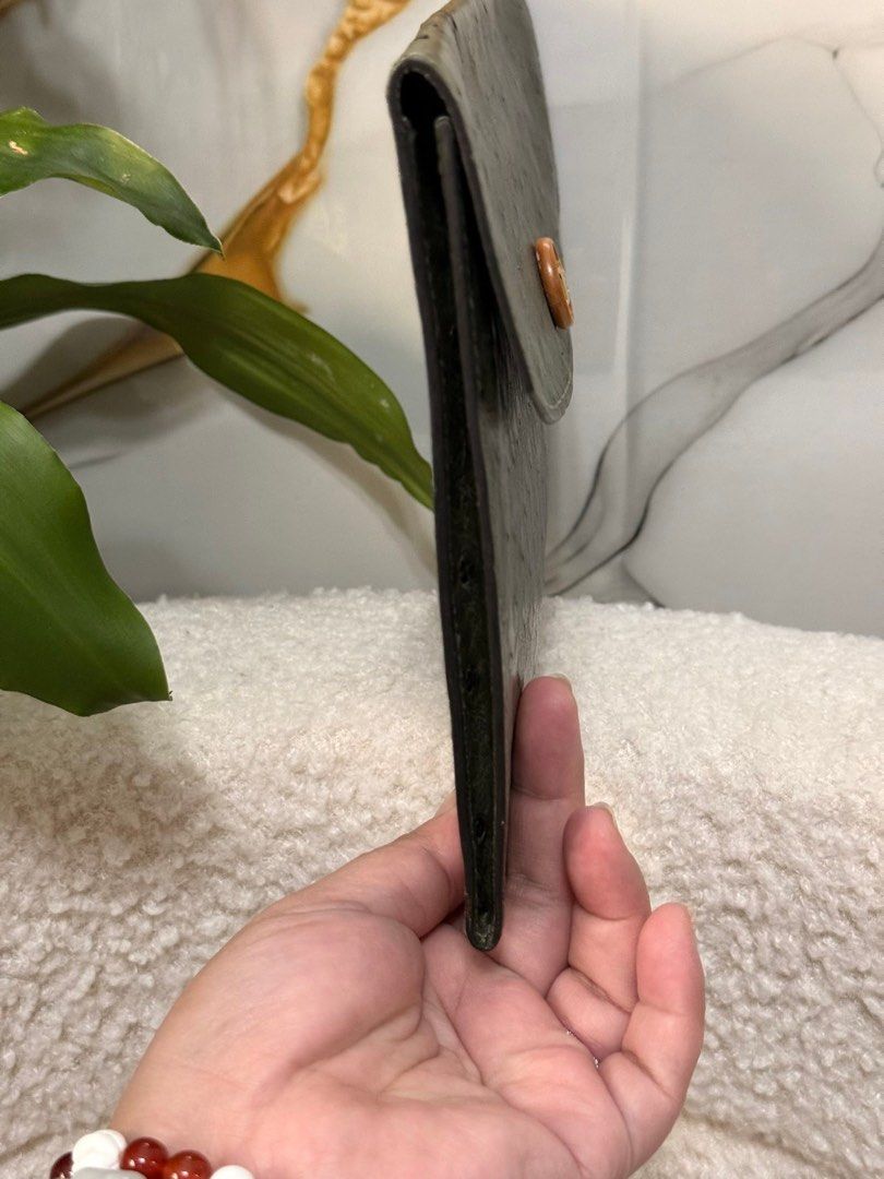 Hermes Paris Ostrich Clutch (Category: Luxury Bags & Wallets) located in Manila. Submitted by louisegab_luxshopper (Listing ID 1422307815, Image 3). Description: - Authentic Hermes Paris clutch - NO ISSUE - Vintage, Stamp S Circle - No cracks - Vibrant color, not faded - Negotiable price.
