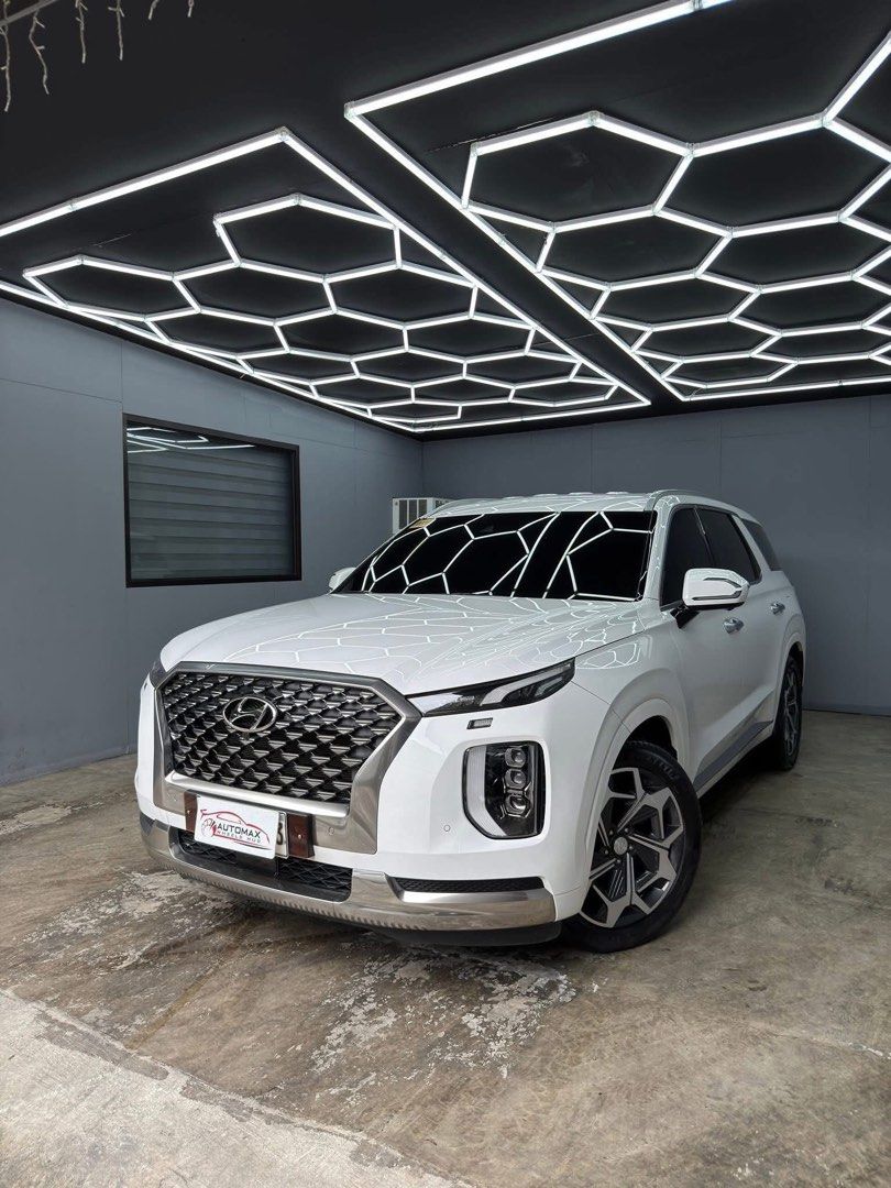Hyundai Palisade Auto Auto (Category: Used Cars) located in Quezon City. Submitted by automax1120 (Listing ID 1422313662, Image 1). Description: 2022 HYUNDAI PALISADE 💰₱1,880,000 (Negotiable upon actual viewing) Vehicle Details: • Automatic Transmission • Gasoline Engine • Mileage: 21TKMS • Well Maintained • Very Good Condition • All Original | Ending Plate #3 Available Payment Options: • Cash • Trade-In • Bank Financing (✅ Guaranteed Fast Appro