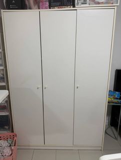 (Category: ) located in . Submitted by secondhand_friend (Listing ID 1422318657, Image 1). Description: .