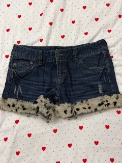 (Category: ) located in . Submitted by blueicetea (Listing ID 1422251701, Image 1). Description: .