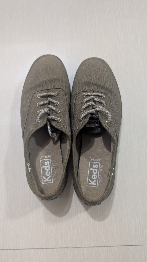 Keds Canvas Shoes (Category: Sneakers) located in San Fernando. Submitted by jctut (Listing ID 1422364571, Image 1). Description: - Classic Keds canvas shoes - Lace-up closure - no box.