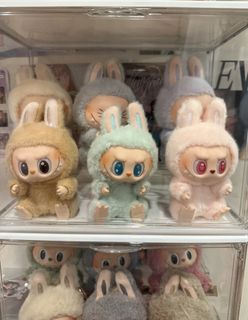 (Category: ) located in . Submitted by ell4scloset (Listing ID 1422261608, Image 1). Description: .