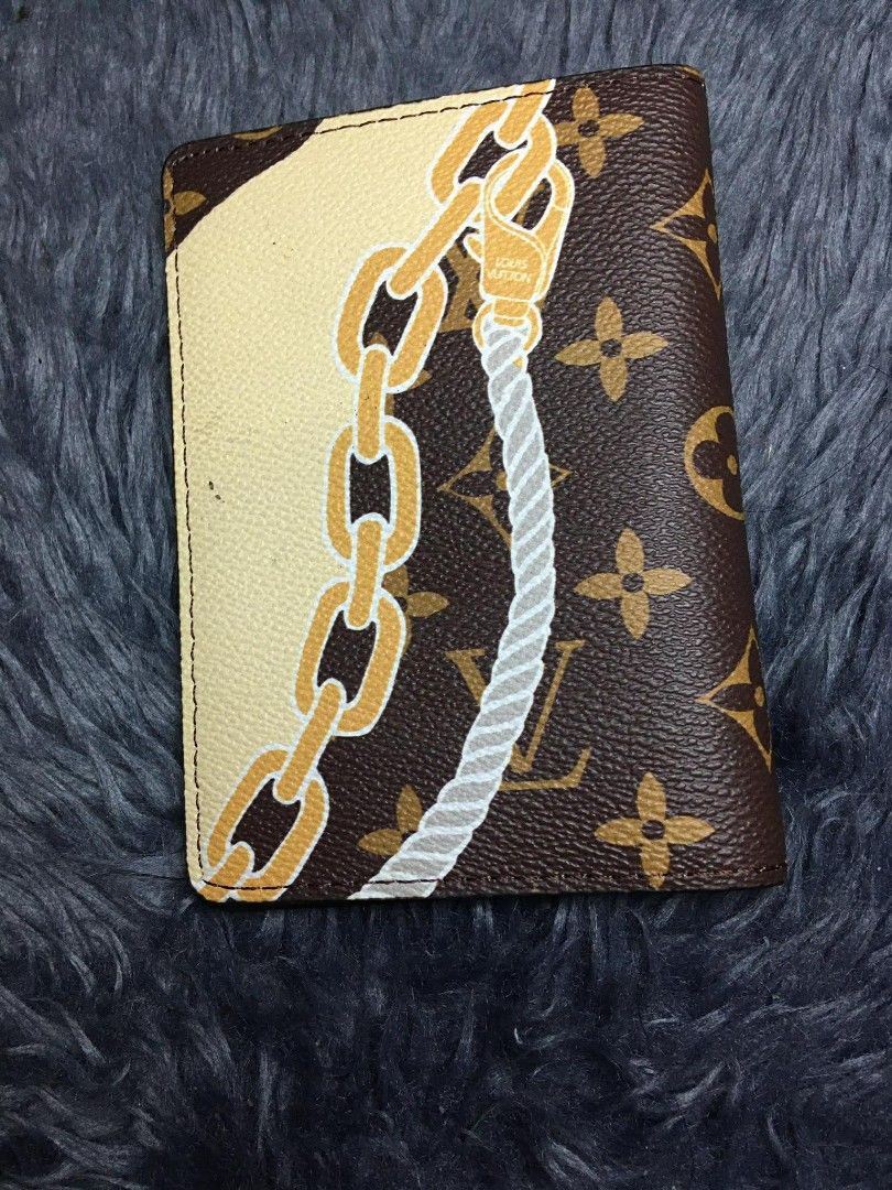 Louis Vuitton Monogram Canvass Passport Cover (Category: Luxury Bags & Wallets) located in Quezon City. Submitted by hikarishiddenalcove (Listing ID 1422343288, Image 2). Description: ✅️preloved ✅️Grade A/premium copy,bought in LA, USA. ✅️as is, no inclusions (box,etc) ✅️with signs of usage, check photos for reference please. ✅️same day shipping thru Lalamove ✅️can also do shipping thru JNT and LBC (next day ship out) Location: Laloma, Quezon Cit
