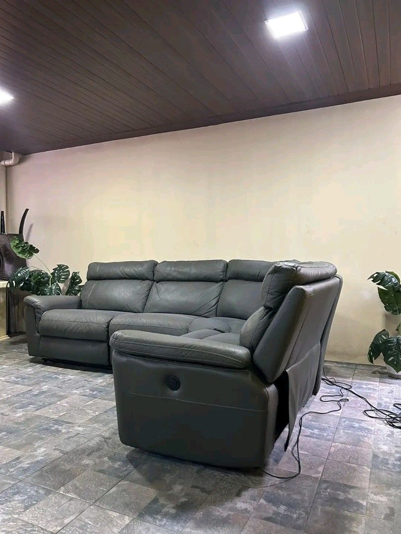 L-Shaped Reclining Sofa (Category: Sofas) located in Valenzuela. Submitted by princeraya55649 (Listing ID 1422234991, Image 3). Description: Imported Genuine Leather Big n Bulky Automatic Ltype Reclining Sofa from Korea P38k Only Super Sale🌼🌼🌼 119x89x38in Genuine Leather/ Gray Big n Bulky Automatic Reclining 220v Walang Sag Walang Lubog Makapal ang Foam Heavy duty No issue Good Condition Minor Scratch From Korea .