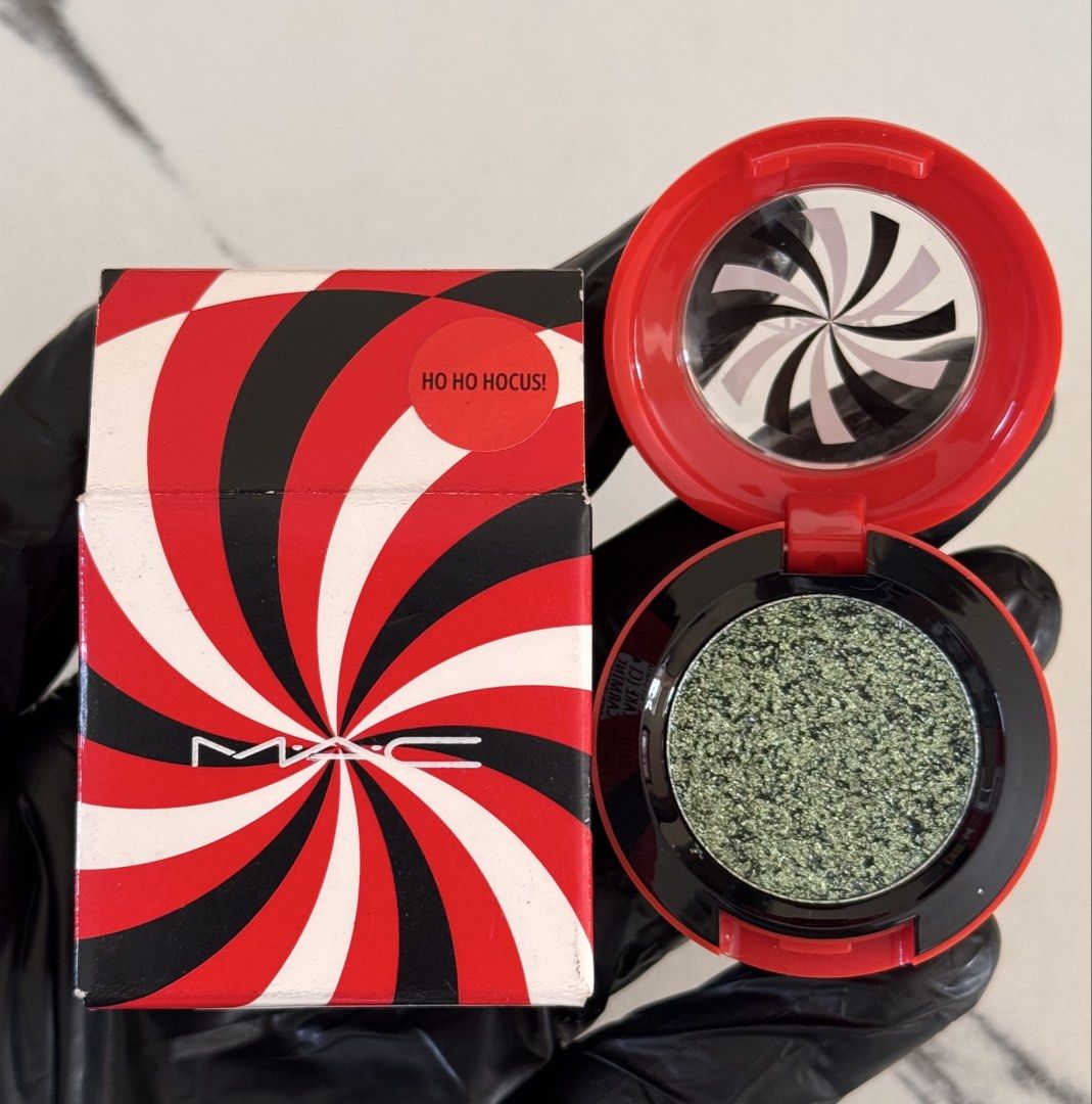 MAC Eyeshadow Limited Edition (Category: Makeup) located in Batangas. Submitted by maria0808 (Listing ID 1422382481, Image 2). Description: 🧡PRICE PER PIECE. 💛Shades: Ho Ho Hocus! Prrrplexing! Behind The Curtain.