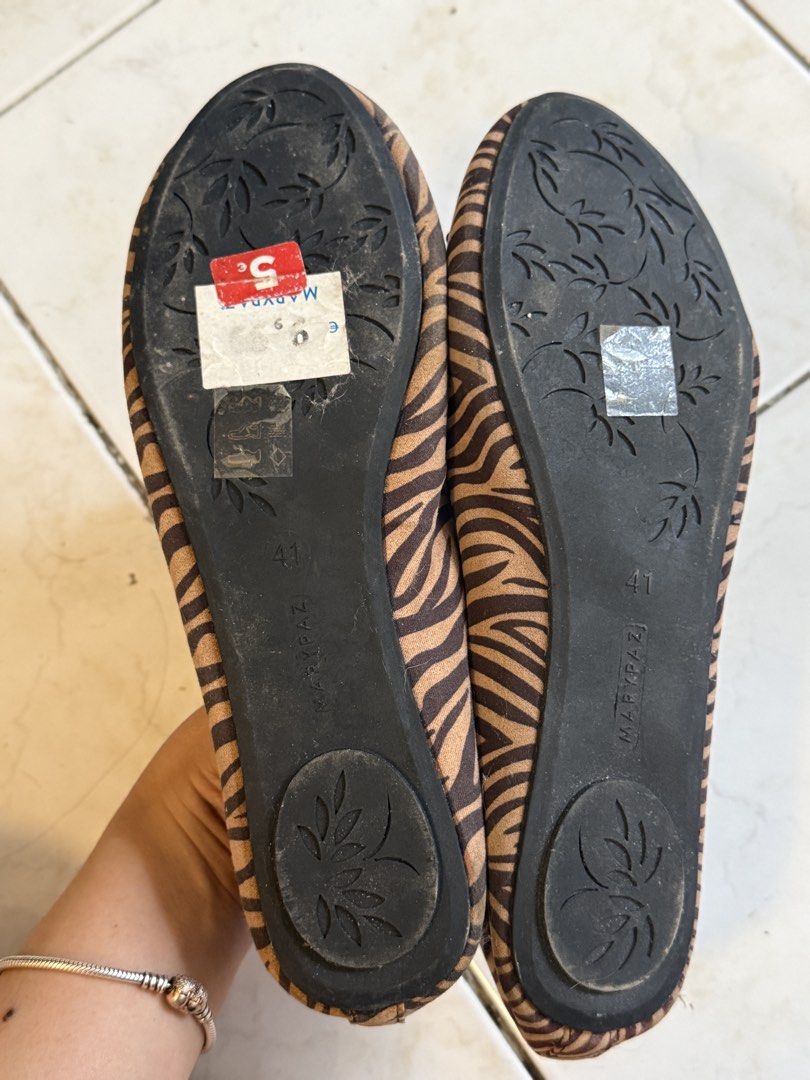 Marypaz Zebra Print Flats - Size 41 (Category: Flats & Sandals) located in Imus. Submitted by rizatarca03 (Listing ID 1422291324, Image 2). Description: - Marypaz flats (never been used) - needs cleaning!!! - Zebra print design - Size 41 - Classic ballet flat silhouette - Bow detail - Some sole wear - Comfortable for everyday wear.