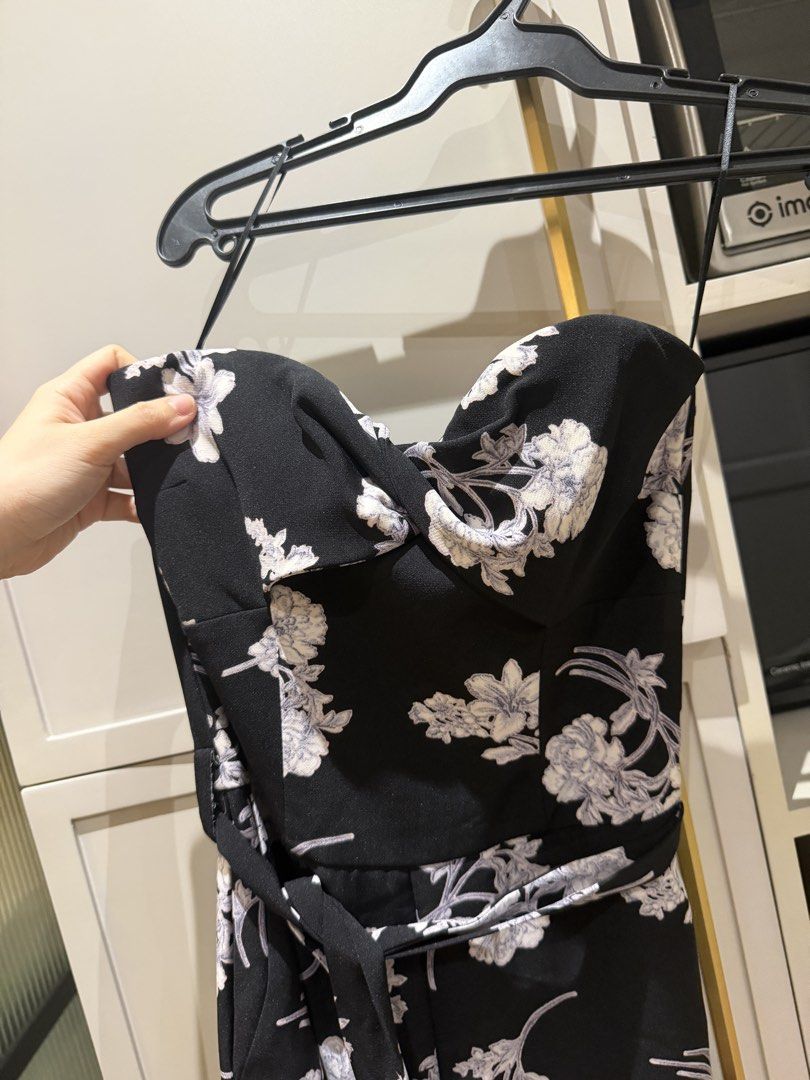 Miss Selfridge Floral Strapless Jumpsuit (Category: Jumpsuits) located in San Juan City. Submitted by closetsale28 (Listing ID 1422265643, Image 2). Description: - with built in padding - boned corset - very flattering.