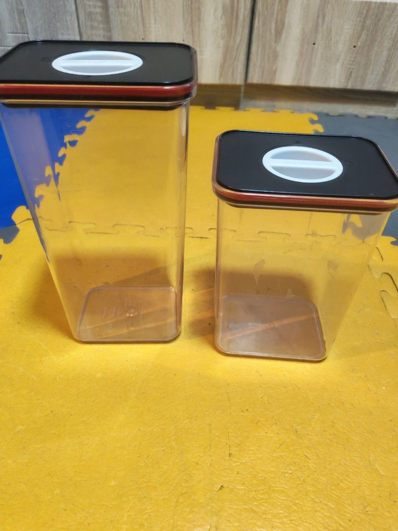 Neoflam air tight rice/cereal storage (Category: Food Organization & Storage) located in Makati City. Submitted by momsieapril (Listing ID 1422282136, Image 1). Description: Selling 2 pcs. Bought at sm makati. Price range 300-450 each 3.6 and 2.8 liters.