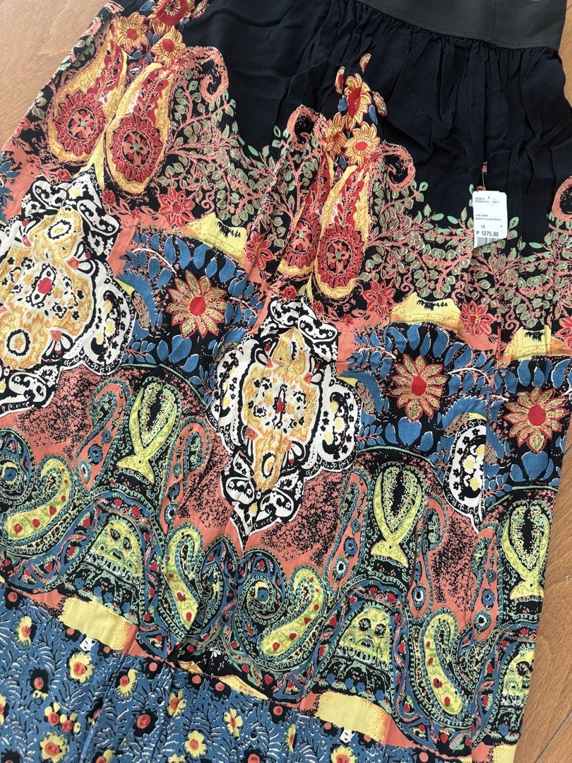 New Forever 21 maxi skirt (Category: Skirts) located in Makati City. Submitted by nmvs1 (Listing ID 1422275473, Image 2). Description: New with tag forever 21 maxi skirt 1xl size Garter waist Bought for 1295.