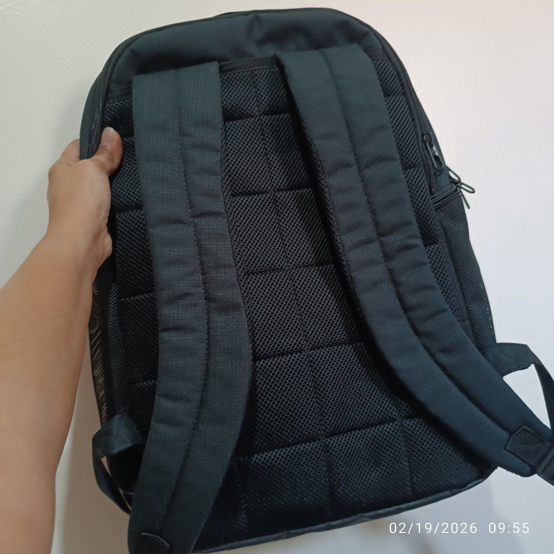 Nike Backpack (Category: Backpacks) located in Bacoor. Submitted by pamelott (Listing ID 1422242068, Image 3). Description: - Nike backpack - Sleek design - Main compartment and front pocket - Mesh side pocket for water bottle - Padded shoulder straps for comfort - Includes tag with suggested retail price - Brand new.