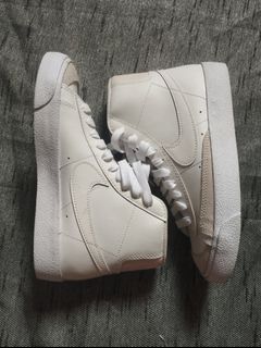 (Category: ) located in . Submitted by thrift___drip (Listing ID 1422287472, Image 1). Description: .