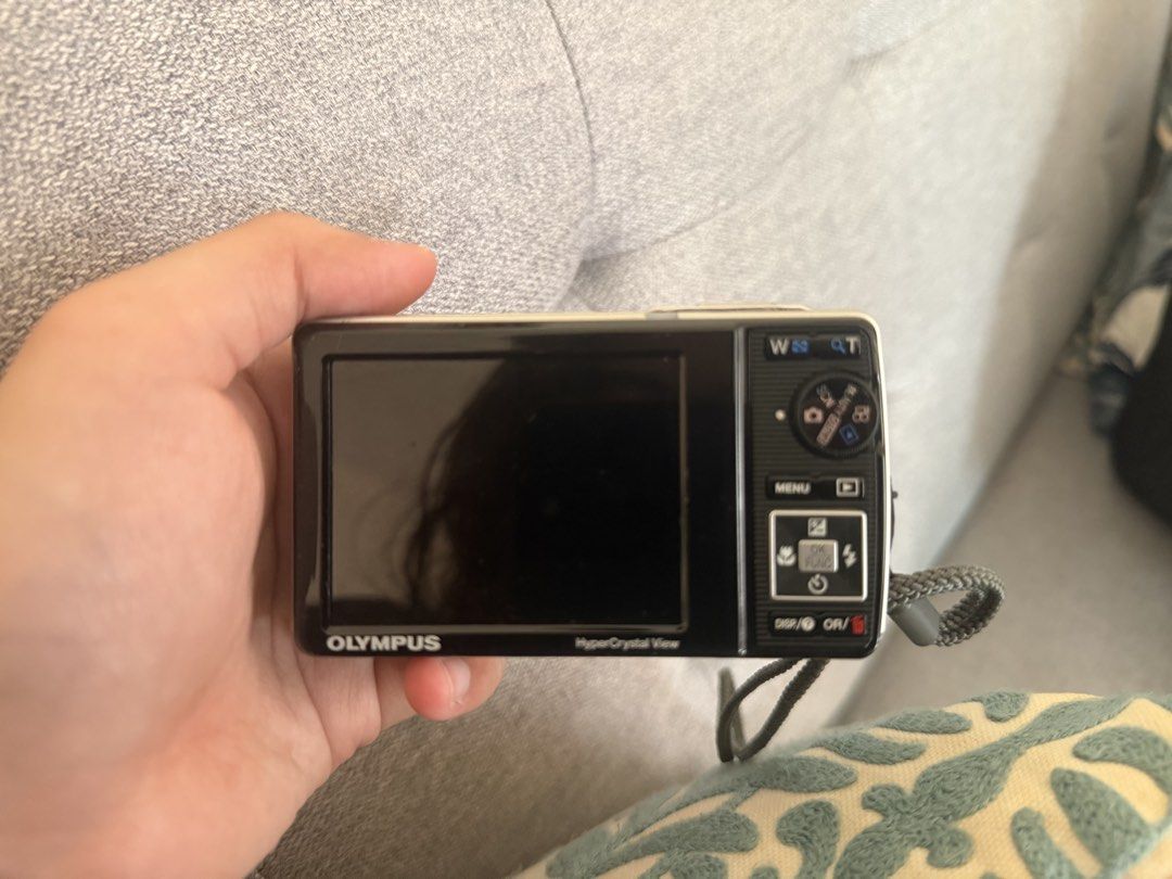 Olympus Stylus 7010 (Category: Cameras) located in Caloocan City. Submitted by warmbird.02d578 (Listing ID 1422317017, Image 2). Description: Condition: 8/10 body (signs of usage) Bought used from thecameraclubph Details: • 12MP • 7x optical zoom • 5x digital zoom • all buttons working Comes with charger, pouch, wrist strap, and 2GB SD Card.
