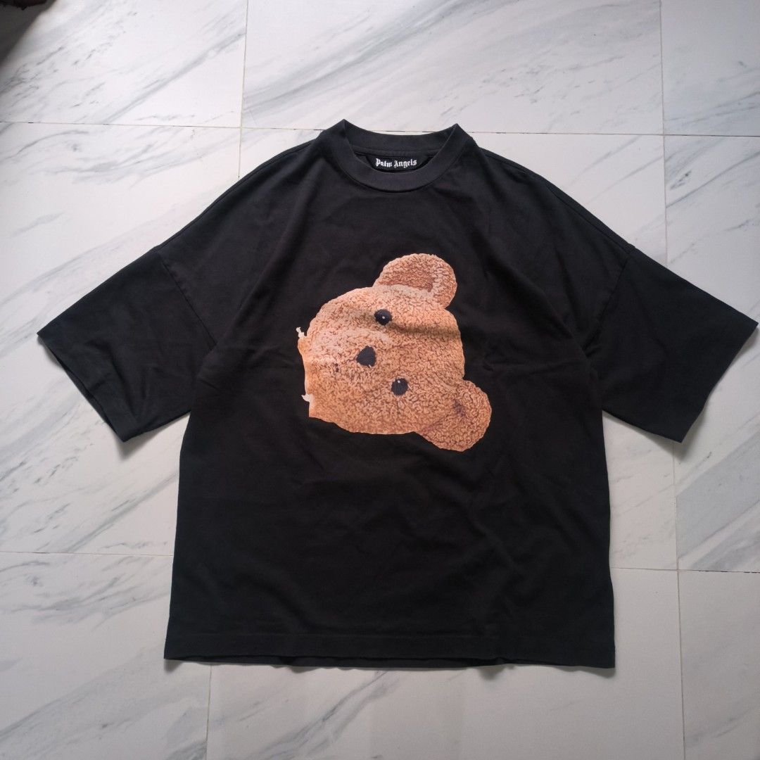 Palm Angels Big Bear Oversized T Shirt (Category: Tshirts & Polo Shirts ) located in Las Pinas. Submitted by __snow (Listing ID 1422307644, Image 1). Description: •AVAILABLE• Palm Angels Big Bear Over Sized T-Shirt Dimes by Inches (laid flat) Width: 23.5 (pit to pit) Length: 28 Color rate: 9/10 Color may vary due to lighting Issue back crack print but it goes with style •Payment Method: Gcash Delivery Options (Shipping shoulder by buyer) J&T Expr