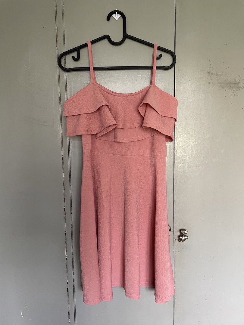 Pink Ruffle Dress (Category: Dresses) located in Pasig City. Submitted by ysaint (Listing ID 1422270534, Image 1). Description: - pink flowy dress for only 150! - fits small to medium - perfect for casual or semi-formal events.