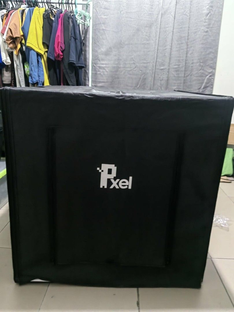 Pxel Photo Studio Box (Category: Storage Boxes & Baskets) located in Angeles City. Submitted by ronaldfavored (Listing ID 1422268094, Image 1). Description: - Pixel photo studio box - Perfect for product photography - Black exterior - Reflective silver interior - Top opening for overhead shots - Front opening Original price is 3850 No issue. Gagamitin nalang. Slightly negotiable .