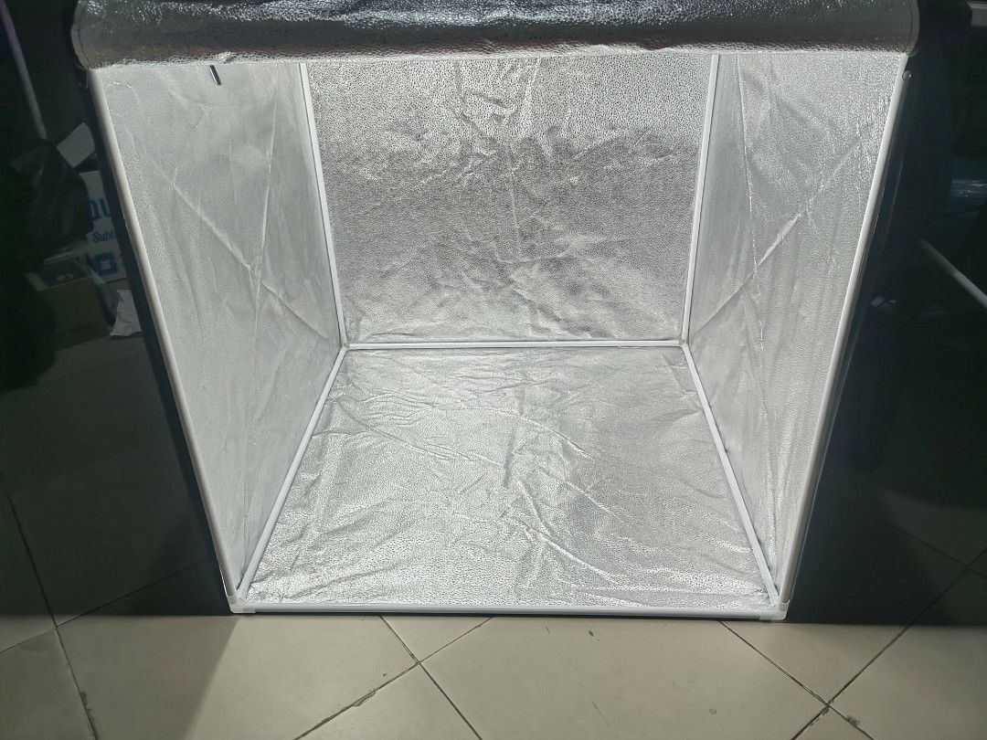 Pxel Photo Studio Box (Category: Storage Boxes & Baskets) located in Angeles City. Submitted by ronaldfavored (Listing ID 1422268094, Image 3). Description: - Pixel photo studio box - Perfect for product photography - Black exterior - Reflective silver interior - Top opening for overhead shots - Front opening Original price is 3850 No issue. Gagamitin nalang. Slightly negotiable .