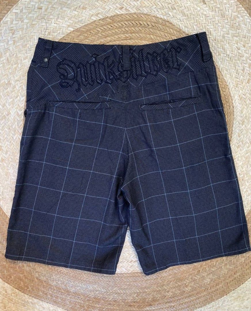 Quiksilver Plaid Shorts Size 31 (Category: Shorts) located in Cabiao. Submitted by choizes4433 (Listing ID 1422378485, Image 2). Description: - Quiksilver plaid shorts - Size 31 - Button closure - Two back pockets - Embroidered Quiksilver logo - Unique inside lining design - Made in India.