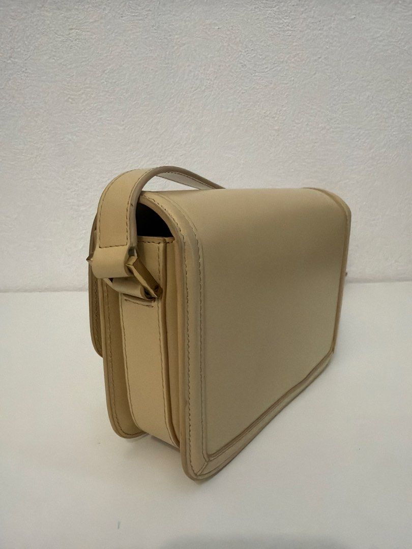 Saint Laurent Solferino Satchel Bag (Category: Luxury Bags & Wallets) located in Manila. Submitted by justabagxoxo (Listing ID 1422279392, Image 3). Description: .