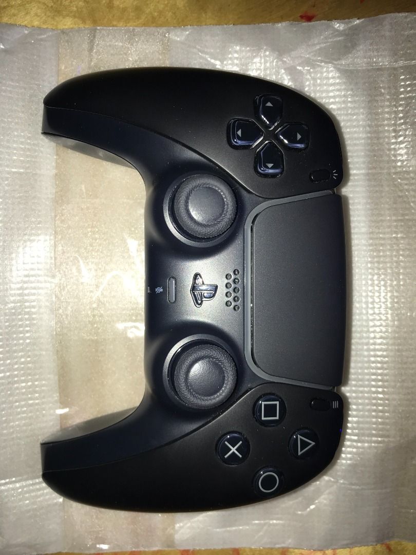 Sony PlayStation 5 Dualsense 5 Wireless Controller- Midnight Black or White (Category: Controllers) located in Santa Rosa. Submitted by aeonkraft2026 (Listing ID 1358973034, Image 3). Description: PS5 DualSense Wireless Controller – Midnight Black/ White 🎮 Discover a deeper, highly immersive gaming experience right in your hands! The DualSense™ wireless controller offers: Haptic feedback – feel in-game actions with precision Adaptive triggers – 