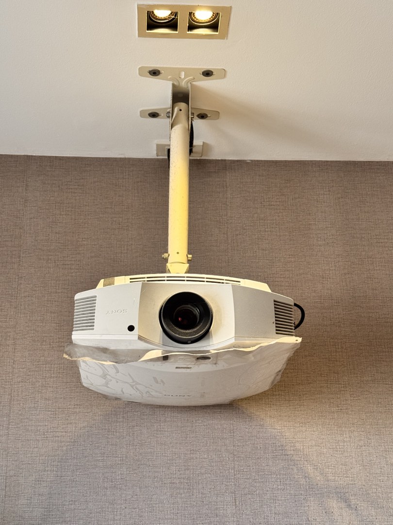 Sony Projector with Retractable Screen, TV & Home Appliances, TV ...