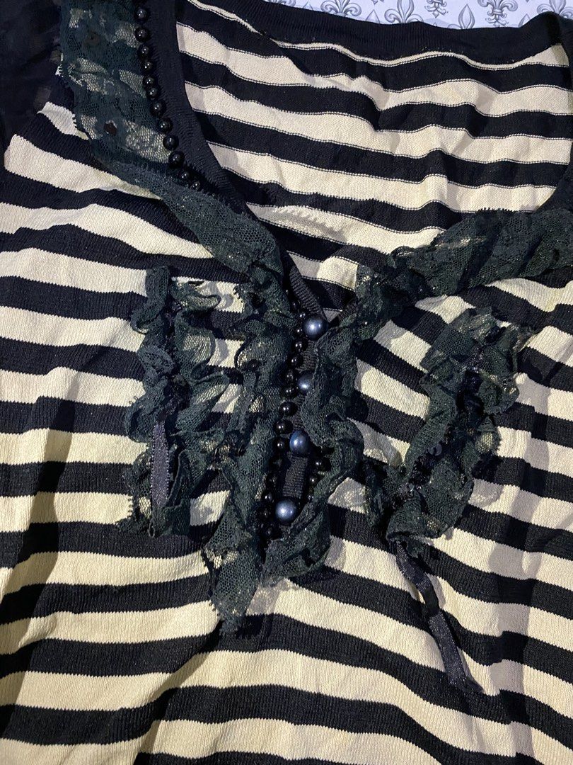 Striped Top with Lace Details (Category: Blouses) located in Ozamiz City. Submitted by sw4gcvnt (Listing ID 1422371781, Image 2). Description: black & cream steampunk top ·:*¨༺ ♱✮♱ ༻¨*:· ✚ m: 230 ✚ s: 250 ✚ l: 299 (au) size: s-m length: 20 issue: loose threads located at the armpit area.