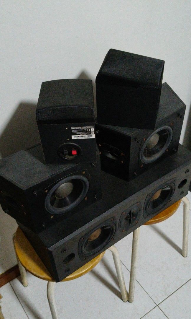 Surround Sound System65671936065794114