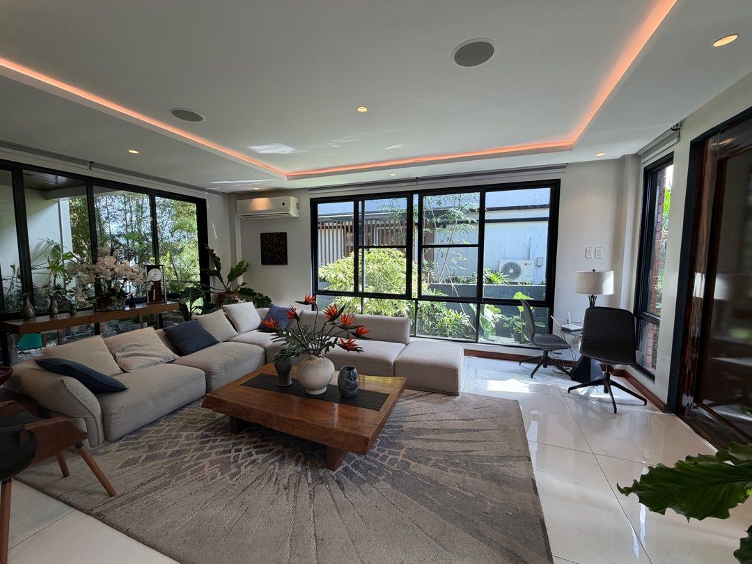 Tivoli Royale Quezon City (Category: House & Lot) located in Taguig. Submitted by brokerhanstaneo_09178038728 (Listing ID 1422323445, Image 1). Description: TIVOLI Royale Quezon City La 359 sqm 3 Floors 3 BR + office 2 car garage 5years old P120M Gross.