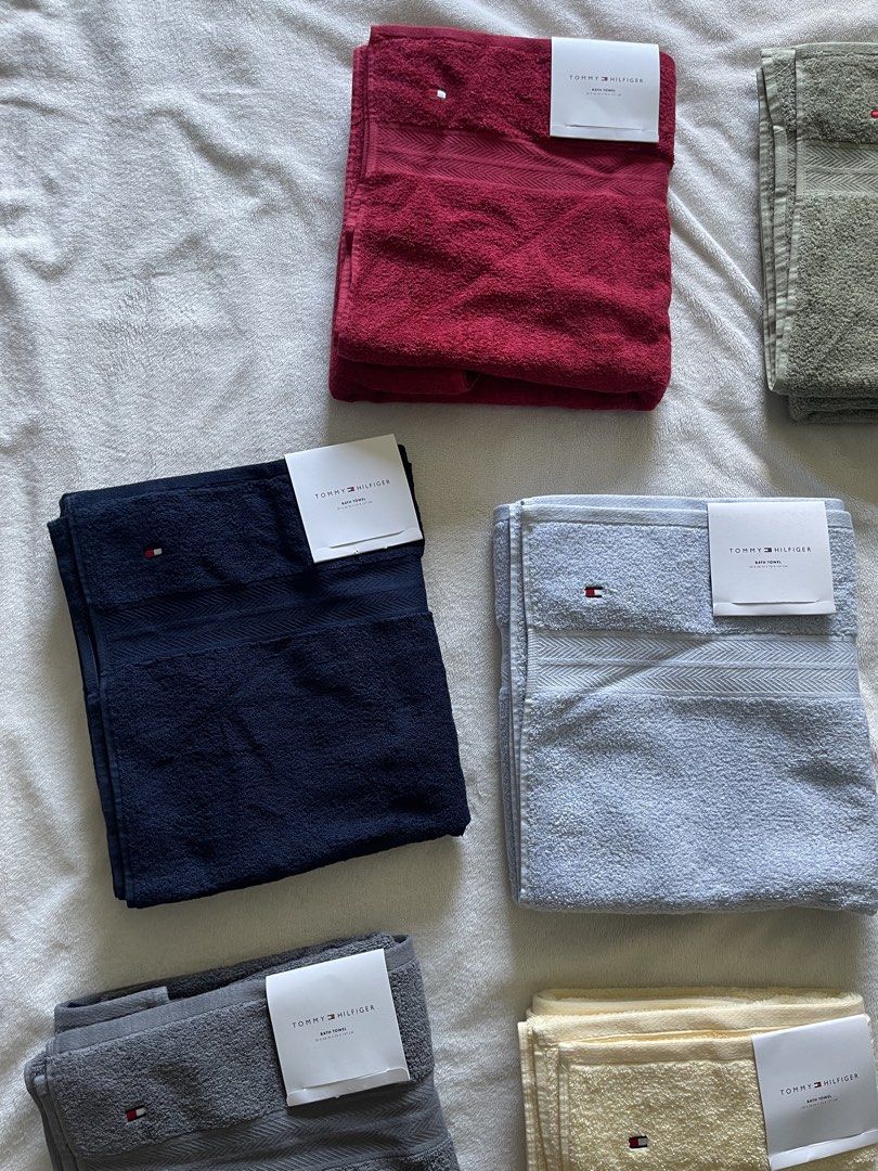 Tommy Hilfiger 100% Cotton Bath Towels (Category: Bath) located in Quezon City. Submitted by vivid_wish (Listing ID 1422299201, Image 3). Description: Authentic from 🇺🇸 Tommy Bath Towels 30in. X 54in. 100% cotton Available colors: Charcoal grey Scarlet Red True Blue ( light blue ) Electric Blue ( royal blue ) Midnight Blue Light Yellow Light Olive Green White.