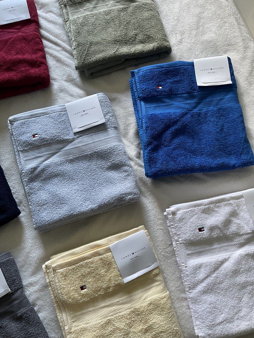 Tommy Hilfiger 100% Cotton Bath Towels (Category: Bath) located in Quezon City. Submitted by vivid_wish (Listing ID 1422299201, Image 2). Description: Authentic from 🇺🇸 Tommy Bath Towels 30in. X 54in. 100% cotton Available colors: Charcoal grey Scarlet Red True Blue ( light blue ) Electric Blue ( royal blue ) Midnight Blue Light Yellow Light Olive Green White.
