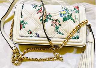 (Category: ) located in . Submitted by Ash.Shop.wise (Listing ID 1422247488, Image 1). Description: .