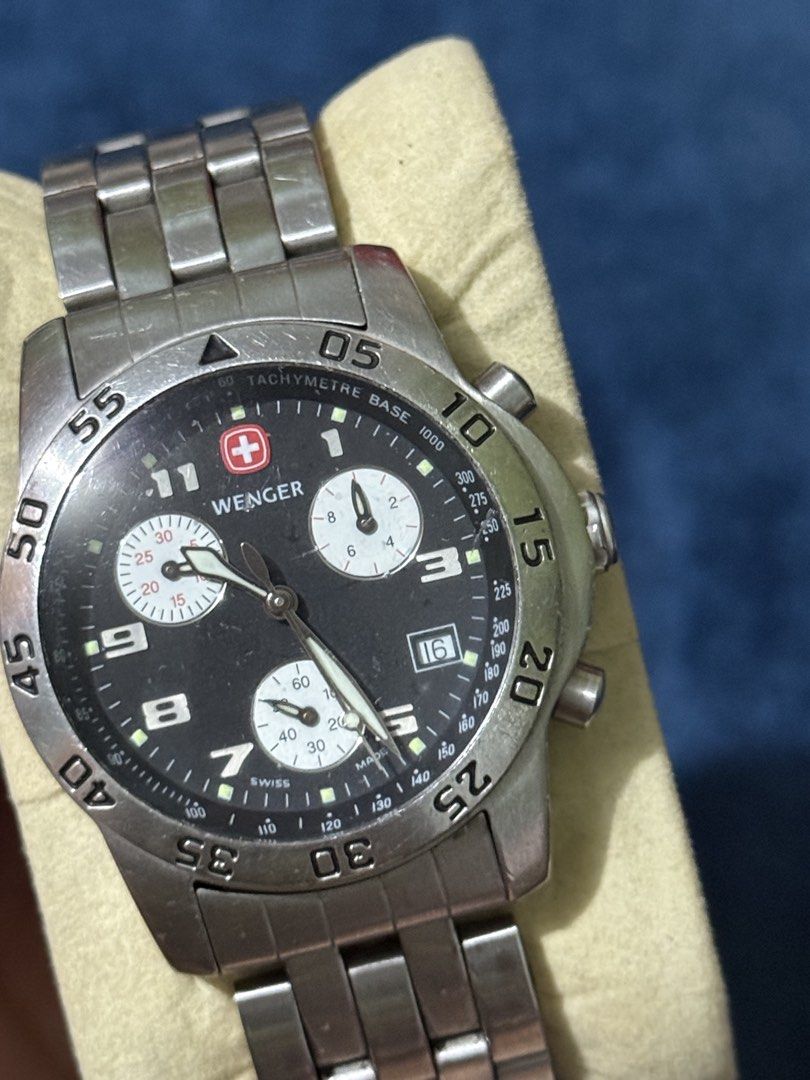 Wenger Swiss Made Chronograph Watch (Category: Men's Watches) located in Santo Tomas. Submitted by butchukoy (Listing ID 1422235401, Image 1). Description: Chronograph in very food working condition.