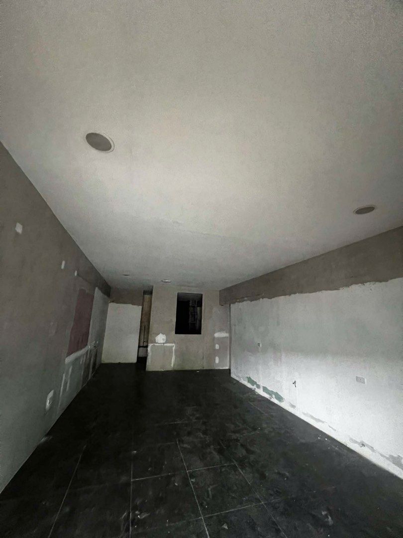 WhitePlains, #134 Katipunan Avenue (Category: Commercial) located in Quezon City. Submitted by guppuy (Listing ID 1422300142, Image 3). Description: Direct owner Address: 134 Katipunan Avenue St. Ignatius Quezon City 1110 Google Map: https://maps.app.goo.gl/3DXb8PwNcdi3Pntw6 There are three spaces for rent as follows: 1️⃣ 65sqm; Ground Floor UnitG 100,000 per month 2️⃣ 156sqm; second floor (leased) 3️⃣ 45 sqm; second floor 24k 4️⃣ 130sqm; third f
