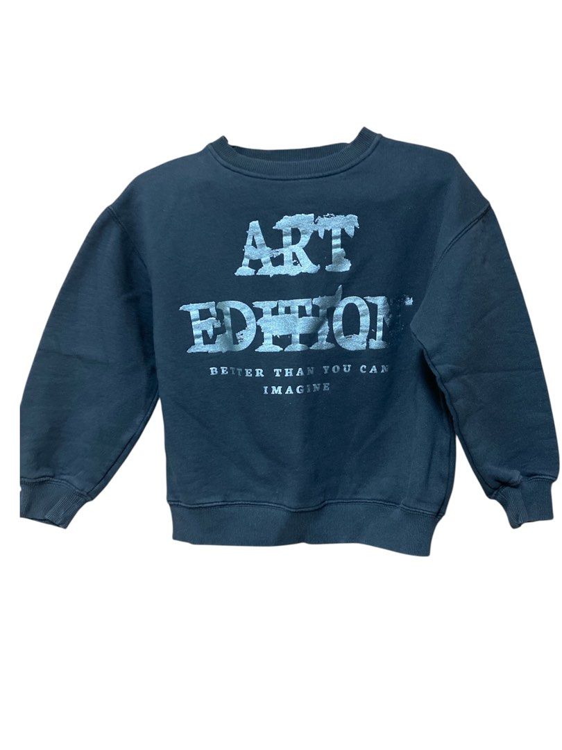 Zara Art Edition Sweatshirt (Category: Babies & Kids Fashion) located in Quezon City. Submitted by mcva2 (Listing ID 1422319135, Image 1). Description: - Zara dark blue sweatshirt - Size: 9-10 years old (140cm) - Features "ART EDITION" print on the back - Crew neck - Long sleeves - Made in Morocco - Soft, comfortable fabric.