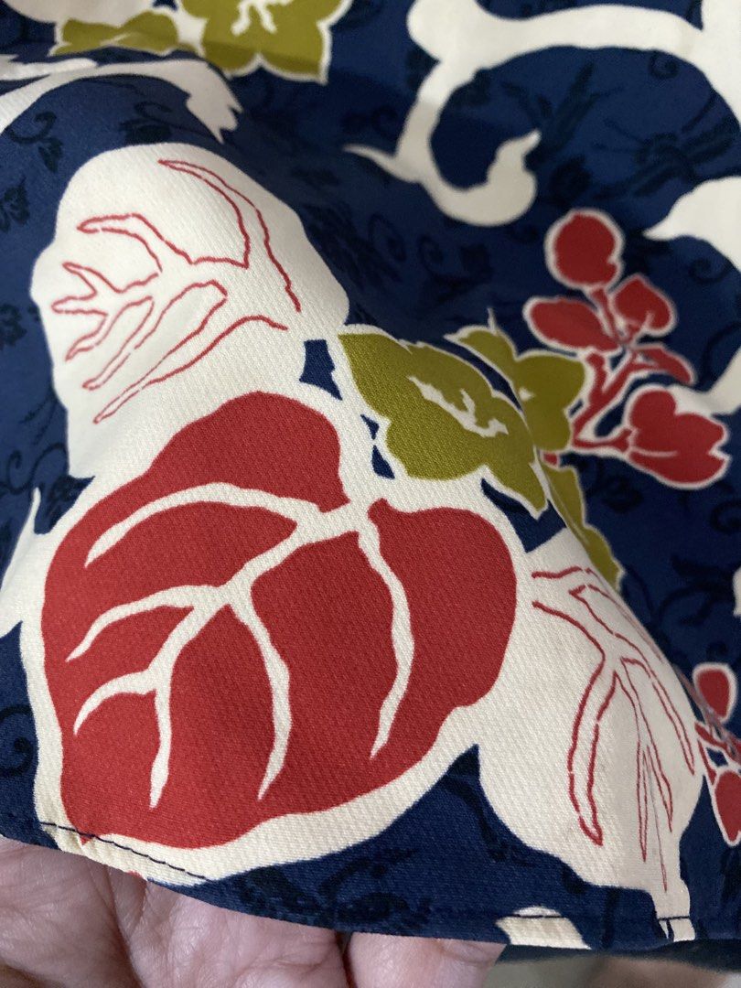 Zara Basic Floral Top (Category: Blouses) located in Rizal. Submitted by decluttermommaa (Listing ID 1422333474, Image 3). Description: Zara Basic floral top. Size M. Navy blue with red, green, and cream floral print. Made in Spain..