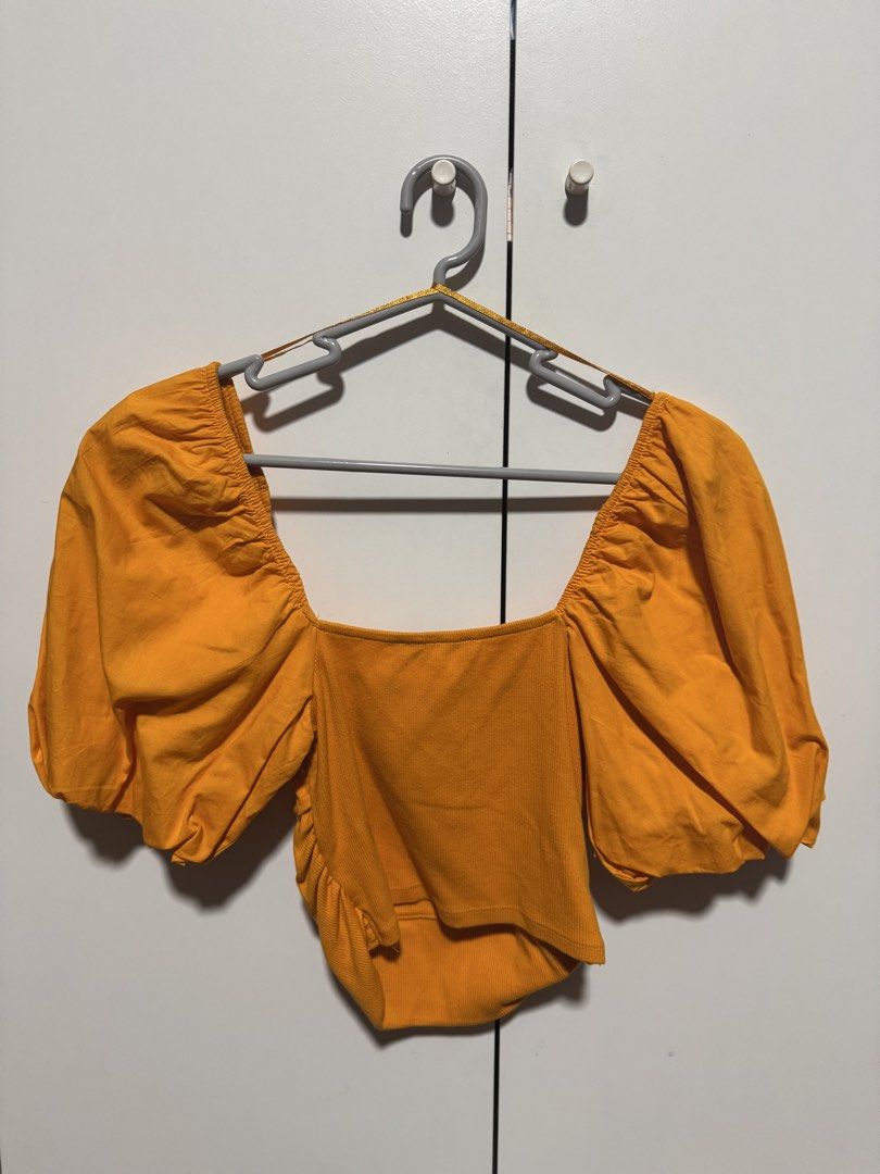 Zara Orange Puff Sleeve Top - Size S (Category: Blouses) located in Quezon City. Submitted by maejichoco (Listing ID 1422345508, Image 3). Description: - fits XS-S - worn 1-2x only loc: QC (banawe area) dm for more inquiries.