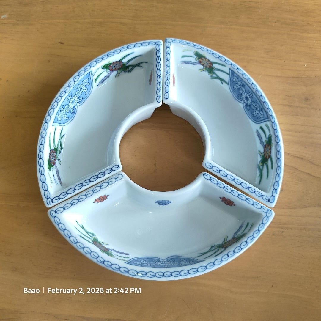 3 PC. LAZY SUSAN PORCELAIN BOWLS (Category: Dinnerware & Cutlery) located in Baao. Submitted by all.things.japan (Listing ID 1419255598, Image 3). Description: 3 PC. LAZY SUSAN PORCELAIN BOWLS -VGC -Handpainted -Japan Surplus -8.25 diameter x 1.25 inches height.