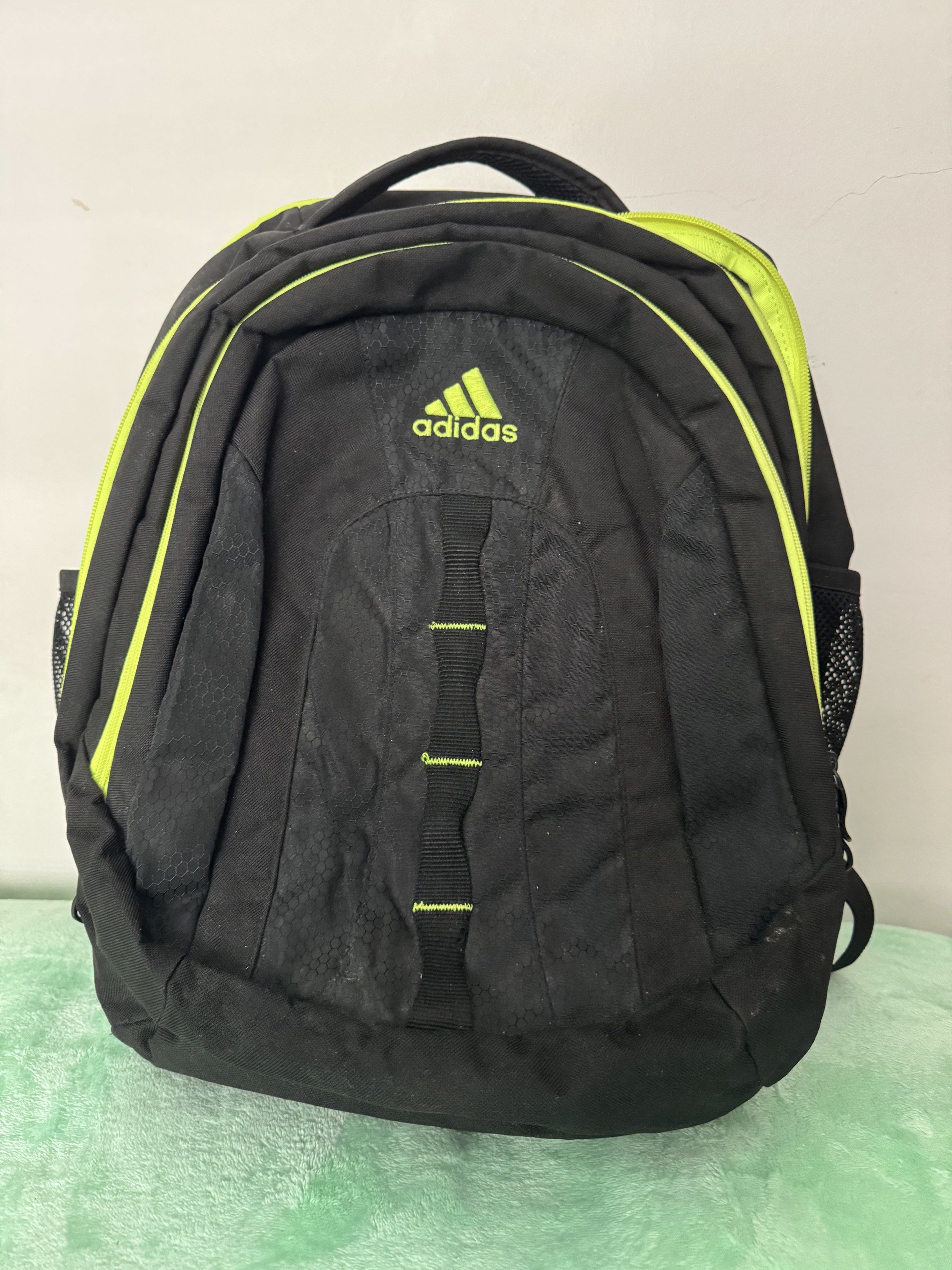 adidas backpack neon Beis The North To South this backpack measures 13.5 inches by 10 inches by 19.5 inches and is suitable for all sizes Buy adidas Purple Kids Neon