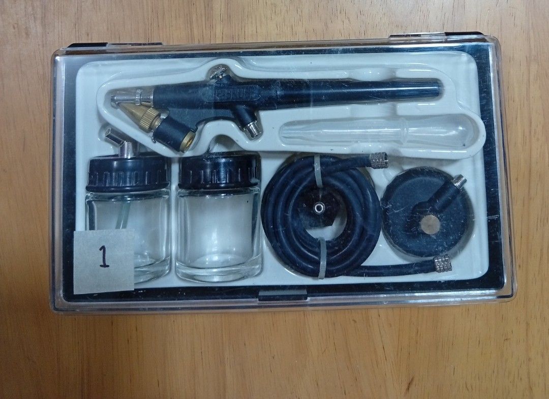 Airbrush (Category: Craft Supplies & Tools) located in San Juan City. Submitted by ramontv73 (Listing ID 1419333002, Image 1). Description: NEW BUT OLD STOCK.
