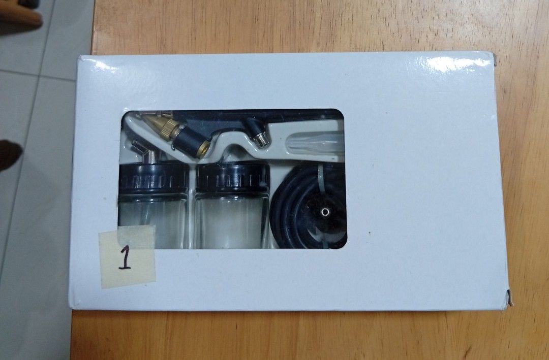 Airbrush (Category: Craft Supplies & Tools) located in San Juan City. Submitted by ramontv73 (Listing ID 1419333002, Image 2). Description: NEW BUT OLD STOCK.