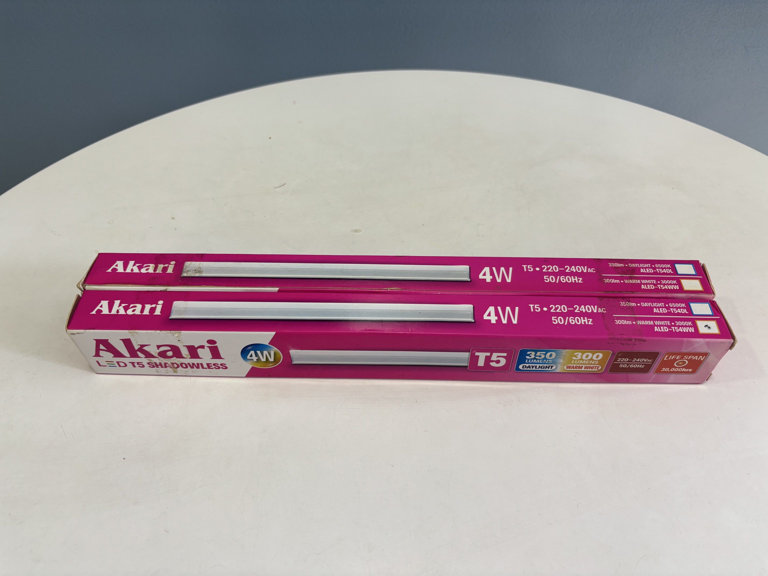 Akari LED T5 Shadowless 4W Warmwhite (Category: Announcements) located in Pasig City. Submitted by apdb_ (Listing ID 1419265732, Image 1). Description: Akari T5 Shadowless 4 Watts - Warmwhite Buy 2 for 300.