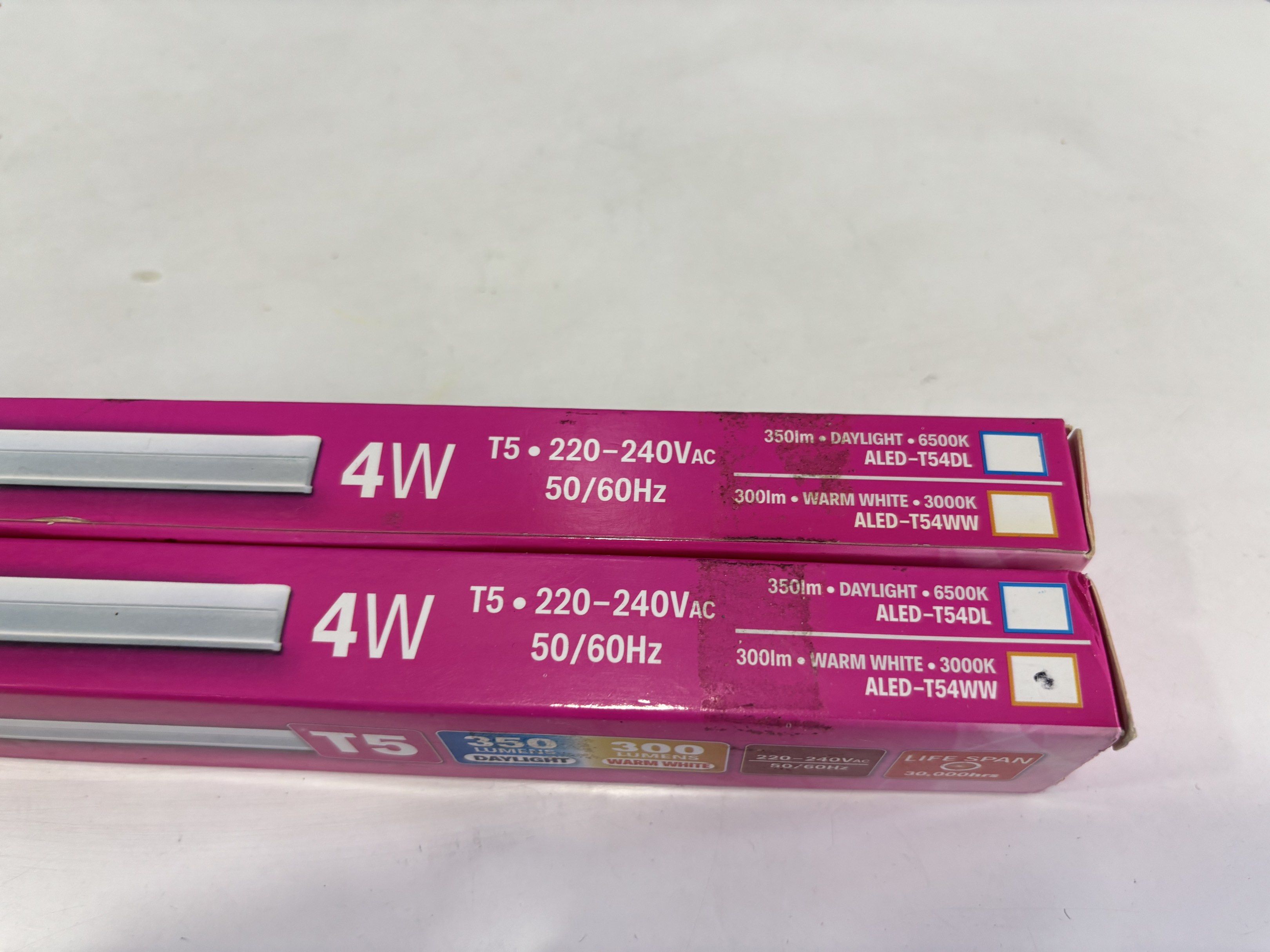 Akari LED T5 Shadowless 4W Warmwhite (Category: Announcements) located in Pasig City. Submitted by apdb_ (Listing ID 1419265732, Image 2). Description: Akari T5 Shadowless 4 Watts - Warmwhite Buy 2 for 300.