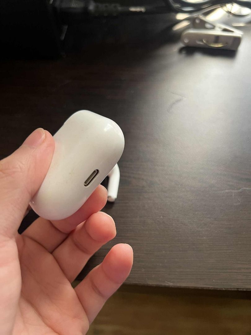 Apple AirPods 3rd Generation (Category: Earphones) located in Manila. Submitted by je3256206 (Listing ID 1419239037, Image 3). Description: AIRPODS GEN 3 — DISCOUNTED • STILL FUNCTIONAL • FOR QUICK SALE Selling my AirPods Gen 3 at a lower price because of minor issues — perfect for anyone who wants genuine AirPods without paying full price! 🎧 ✨ What still works: • Left earbud works perfectly — clear sound, good volume, no crackling • Charging ca
