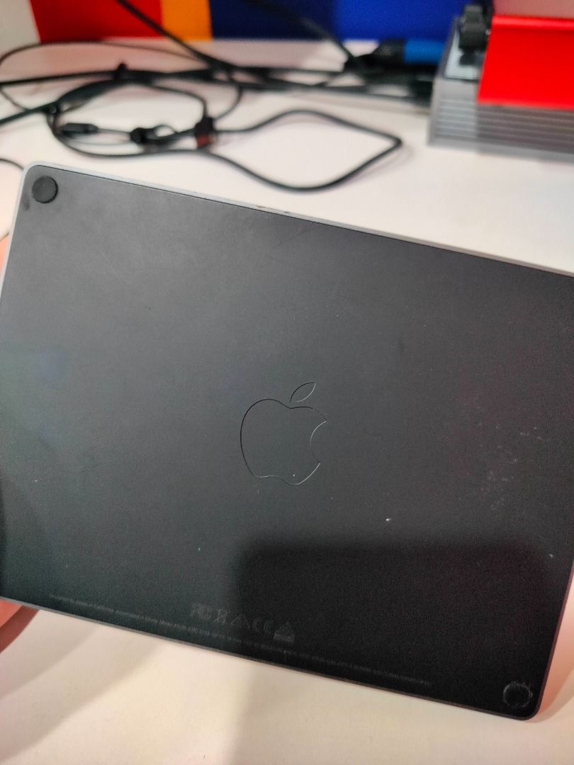 Apple Magic Trackpad (Category: Mouse & Mousepads) located in Manila. Submitted by msadlawan646634 (Listing ID 1419254602, Image 2). Description: Height: 0.19–0.43 inch (0.49–1.09 cm) Width: 6.30 inches (16.0 cm) Depth: 4.52 inches (11.49 cm) Weight: 0.51 pound (0.230 kg)** Mac with macOS 15.1 or later iPad with iPadOS 18.1 or later Apple Vision Pro with the latest version of visionOS.