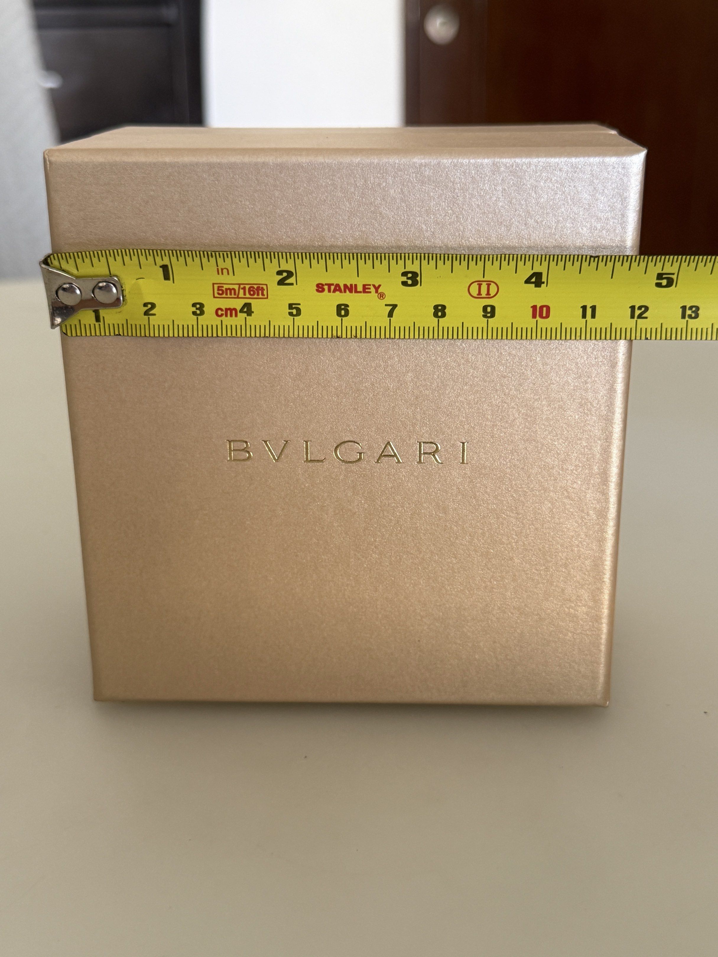 Authentic Bvlgari Box (Category: Luxury Bags & Wallets) located in Manila. Submitted by the__store (Listing ID 1419322025, Image 3). Description: .