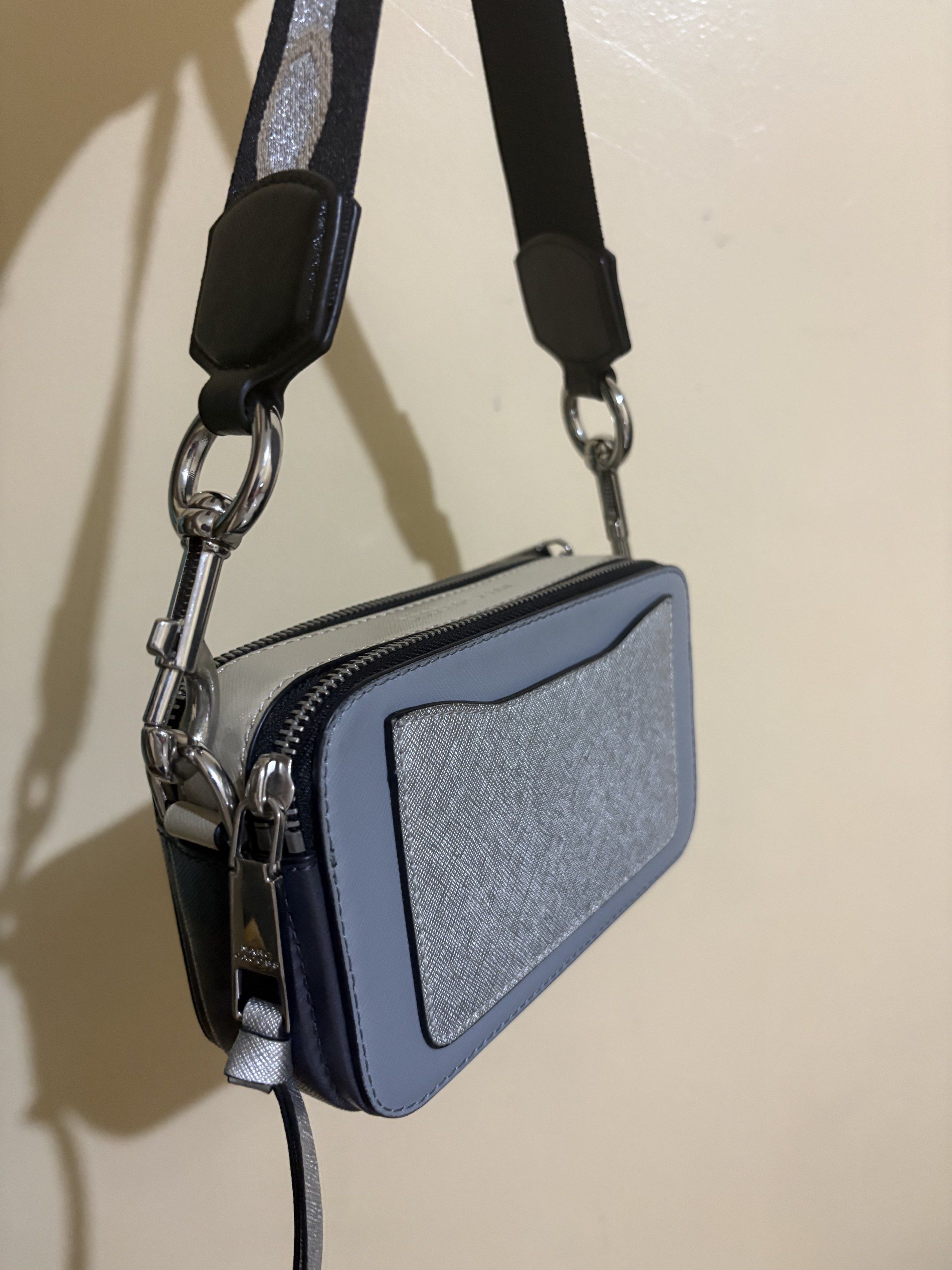 Authentic Marc Jacob’s camera bag (Category: Luxury Bags & Wallets) located in Tarlac. Submitted by kunars08 (Listing ID 1419308228, Image 2). Description: Orig price 19k down to 8k .