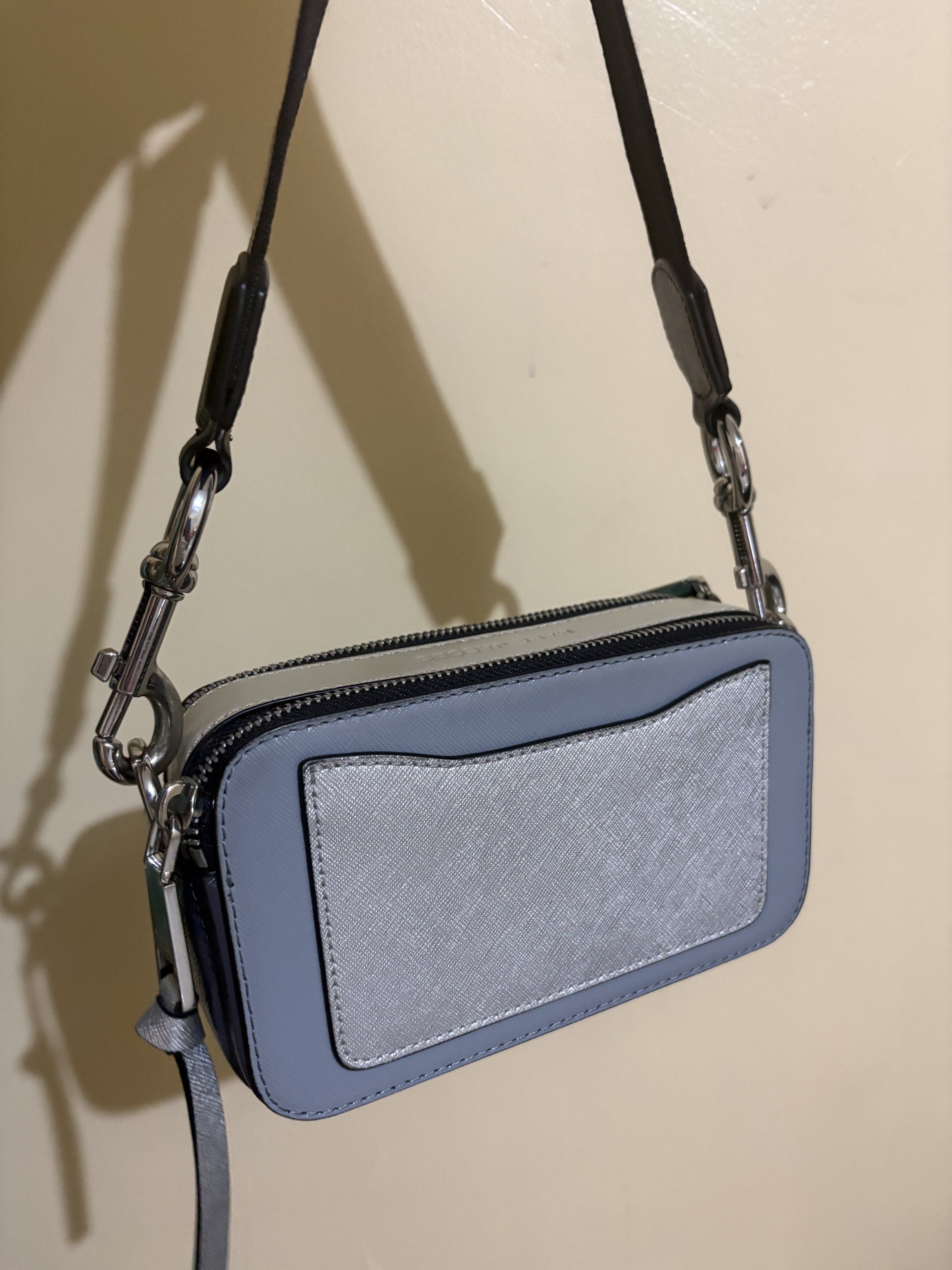 Authentic Marc Jacob’s camera bag (Category: Luxury Bags & Wallets) located in Tarlac. Submitted by kunars08 (Listing ID 1419308228, Image 3). Description: Orig price 19k down to 8k .