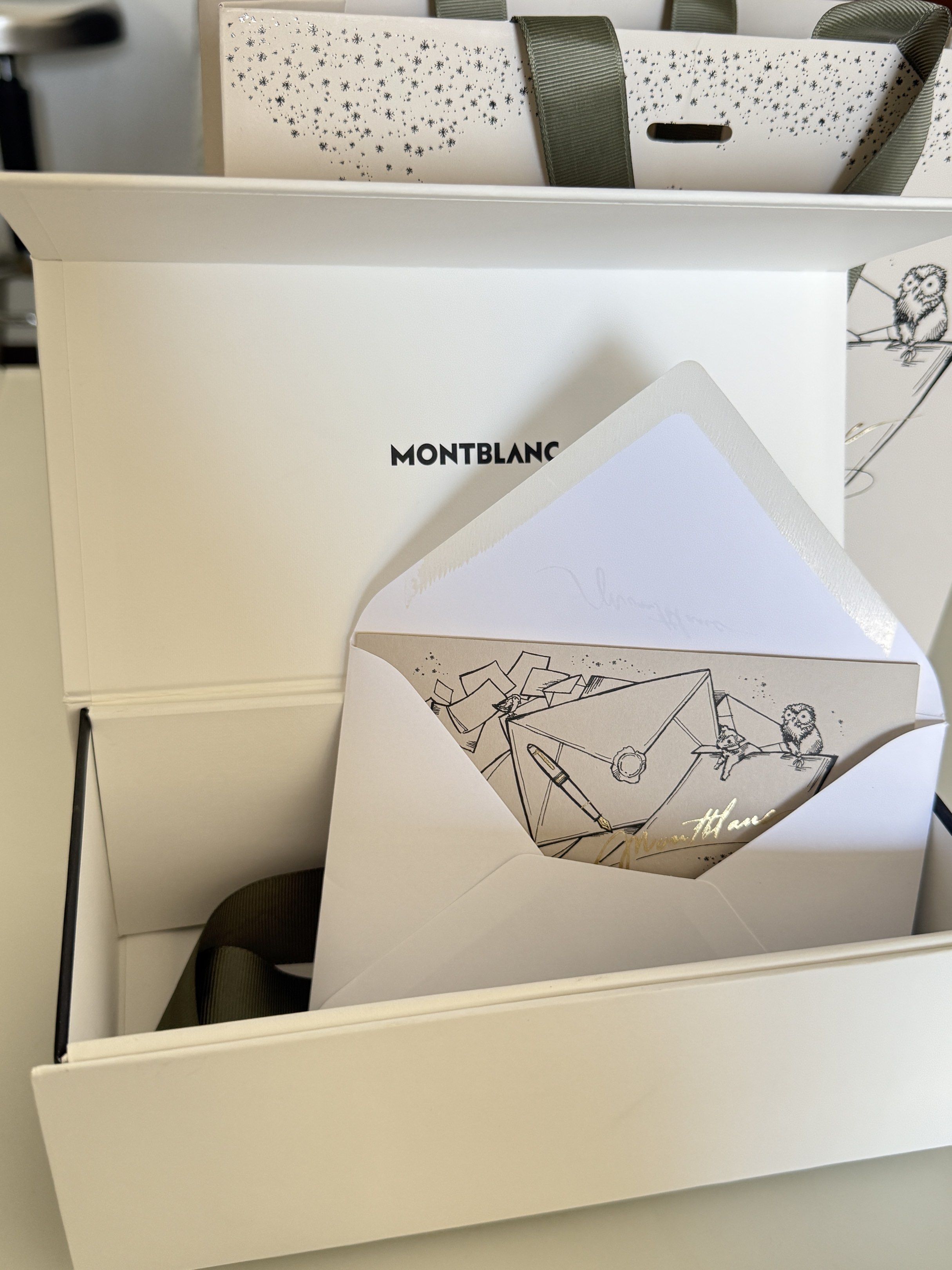 Authentic Montblanc Box and Paper Bag (Category: Luxury Bags & Wallets) located in Manila. Submitted by the__store (Listing ID 1419321331, Image 1). Description: .