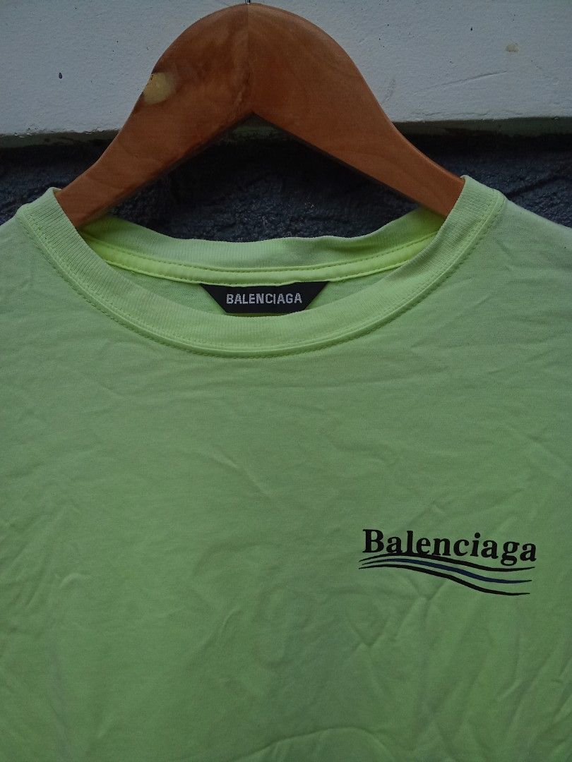 BALENCIAGA SCRIPT SHIRT (Category: Luxury Apparel) located in Tabaco. Submitted by rebirthalley (Listing ID 1419276608, Image 3). Description: WIDTH-16.5 LENGTH-21 VGOOD CONDITION NEED WASH ONLY 800+SF.