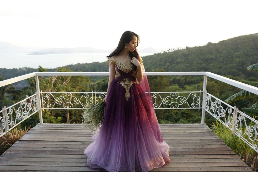 Ball gown (Category: Evening dresses & gowns) located in Santa Rosa. Submitted by janelystuff (Listing ID 1419361988, Image 2). Description: Used for pictorial only. Bought for 15k, selling for 11k, slightly negotiable fits XS.